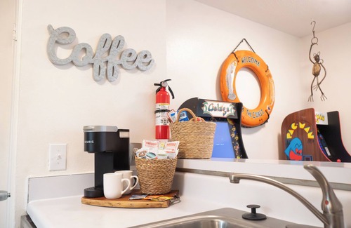 Bay Area Condominio | Cute! Cozy Corpus Christi Condo with All the Essentials. Minutes From Everything