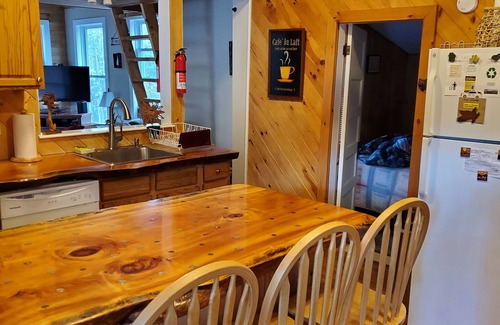 Groton Cabaña | Cute, cozy cottage near lakes, rock climbing, restaurants, trails and fishing.