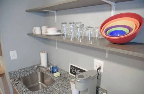 Detroit Apartamento | Cute & Cozy North End Studio