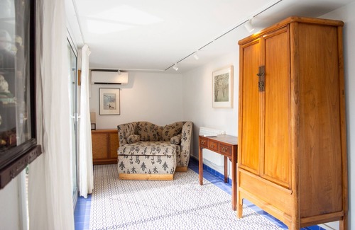 Torre Gironella Cabaña | Cute garden facing cottage in central girona. Ideal for bicyclists or couples