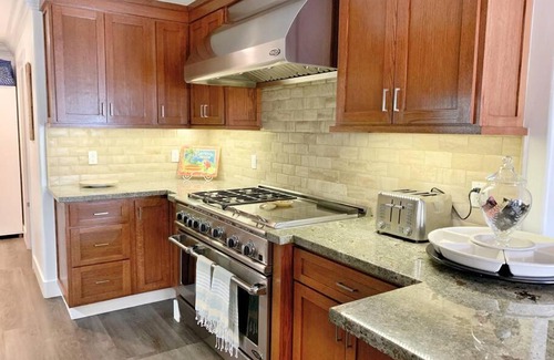 Huntington Beach Casa | CUTE HOME 7 BLOCKS TO BEACH . XBOX . BIKES . PETS