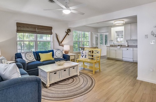 Clearwater Casa | Cute home in Clearwater. Community pool/tennis. 38777