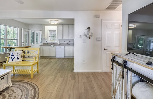Clearwater Casa | Cute home in Clearwater. Community pool/tennis. 38777