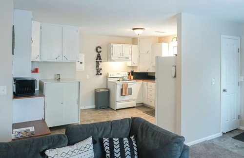Sturgis Apartamento | Cute home in Sturgis City Limits