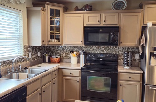 Townville Casa | Cute House on Lake Hartwell- Dock Access! PETS ALLOWED!