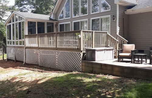 Townville Casa | Cute House on Lake Hartwell- Dock Access! PETS ALLOWED!