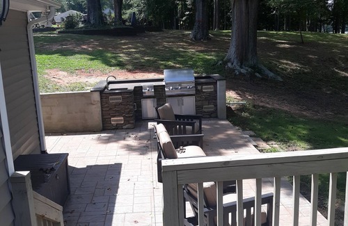 Townville Casa | Cute House on Lake Hartwell- Dock Access! PETS ALLOWED!