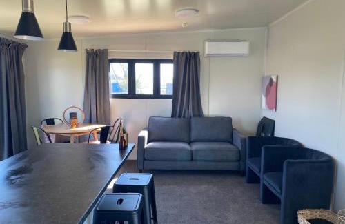 Foxton Beach Casa | Cute little Foxton Beach bach