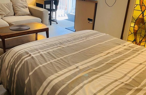 North Hollywood Apartamento | Cute little space in Noho Arts district near attractions, metro station