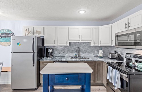 Bahama Beach Casa | Cute Newly Remodeled!! 500 feet to Beach!