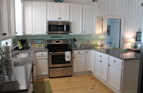 Ocean Isle Beach Cabaña | ¡Linda! Recientemente remodelado Oib Cottage 2 ª fila, 3 cuadras del muelle!
