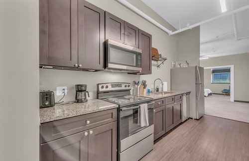 Waldron Casa | Cute place to stay with parking near the airport WiFi Washer Dryer