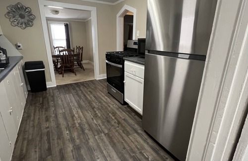 Ponca City Casa | CUTE, QUIET, & COZY Farmhouse - Minutes away from everything in Ponca City!