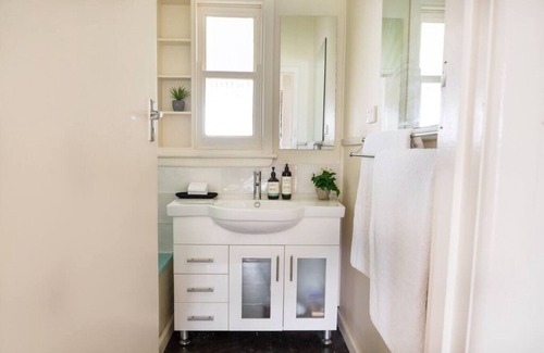 Hamlyn Heights Casa | Cute retro Geelong family haven