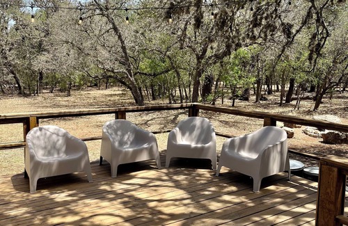 Rio Frio Cabina | Cute, Secluded cabin in the Woods, 2 miles from Garner State Park