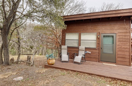 Ingram Casa | Cute space with beautiful riverfront! Sleeps 4!