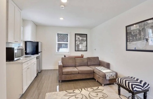 Treme Apartamento | Cute Studio 10min to French Quarter, free gated parking.