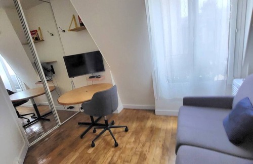 Quartier Saint-Ambroise Apartamento | Cute studio with a view Paris Saint Ambroise