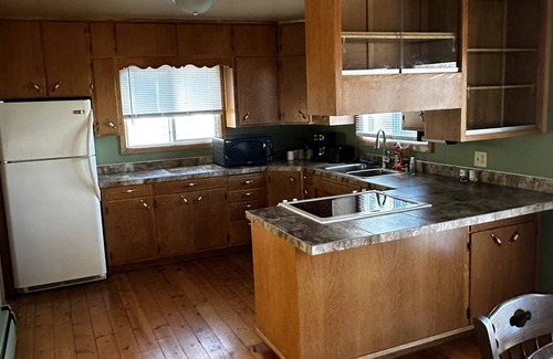 Aberdeen Cabaña | Cute Two Bedroom Cottage in Quiet Setting