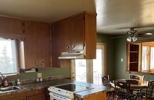 Aberdeen Cabaña | Cute Two Bedroom Cottage in Quiet Setting