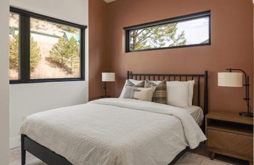 Grant Casa | Cutthroat Trout Cabin Near Trails Hike and Bike