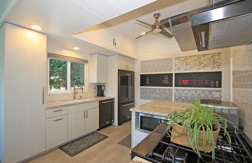 La Quinta Casa | Cutting Edge, newly remodeled Laguna De LaPaz