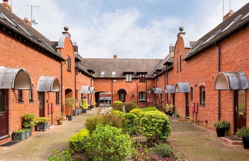 Leamington Spa Casa | CV32 6PX 11 Grange Mews Leamington Spa · Spacious & Comfortable 3Bed, Leamington Spa | Pass The Keys
