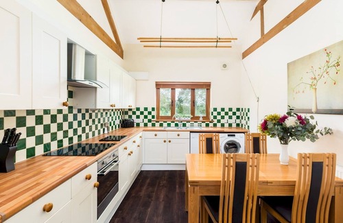 Uckington Casa | CV35 8AT, The Barns, Hampton Lucy · Peaceful 2Bed Retreat in Hampton Lucy & Parking | Pass The Keys