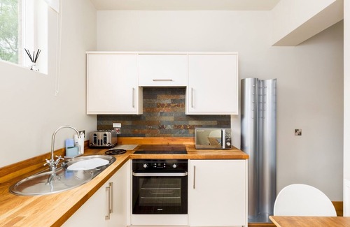 Shottery Casa | CV37 9HF The Tack Room Shottery · Charming 1Bed in Shottery with secure Parking | Pass The Keys
