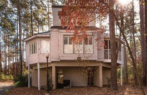 Villa Rica Condominio | CW Villas at Fairfield |2BR/2BA King Balcony Suite