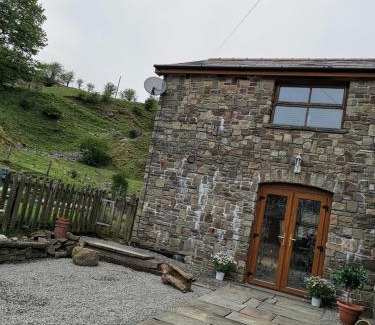 Merthyr Tydfil Casa | Cwm Farm Cwtch