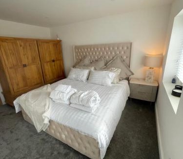 Llandaff North Casa | Cwtch Mawr