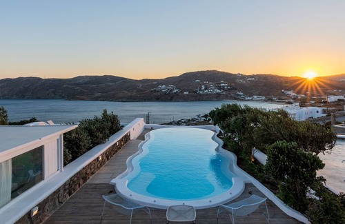 Kalafatis Casa | Cycladic Luxury and Comfort in Kalo Livadi
