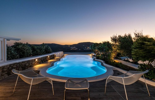 Kalafatis Casa | Cycladic Luxury and Comfort in Kalo Livadi