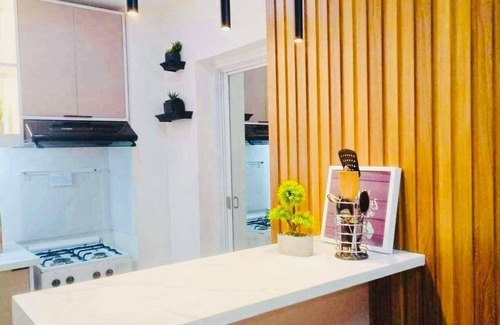 West Triangle Condominio | Cylo’s Place is a convenient& accessable staycation in the Metro.