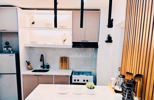 West Triangle Condominio | Cylo’s Place is a convenient& accessable staycation in the Metro.