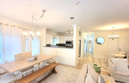 Gulf Place Casa | Cypress Breeze - 8 minute walk to beach