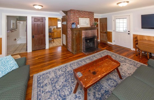 Northeast Virginia Beach Casa | Cypress Cottage - North End VB