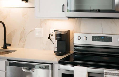 Traverse City Condominio | Cypress Parkside Condo - Dog Friendly!