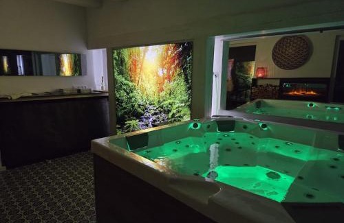 Brandys nad Labem-Stara Boleslav Apartamento | Relax u potoka, vířivka, swimSpa, sauna