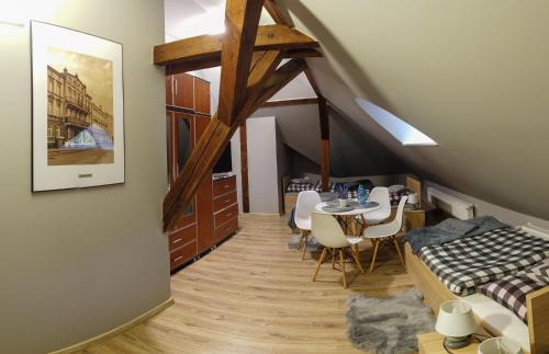 Gniezno Casa | Czarna Owca- Pokoje Gościnne