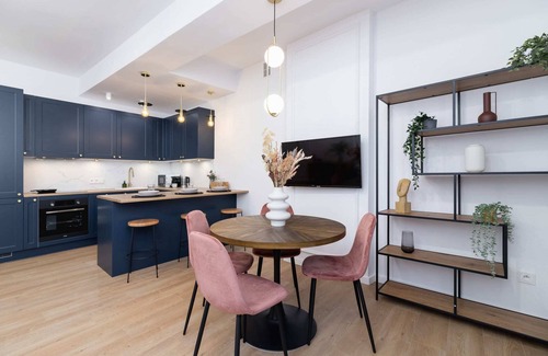 Kleparz Apartamento | Długa 48 | Elegant Apartment | Desk