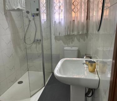 Kumasi Casa | D Barfi Guesthouse, excellent location