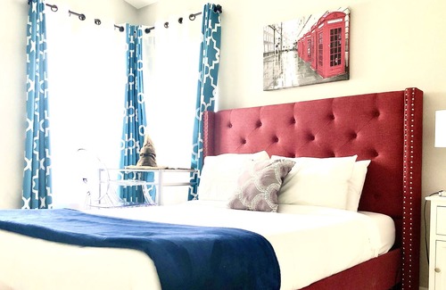 Williamsburg Casa | D · D LAKE HOUSE with PRIVATE POOL. Clean & Sanitized