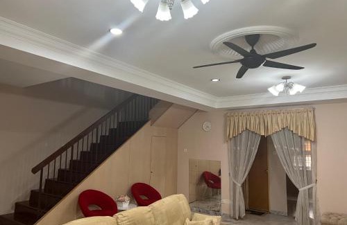 Seri Kembangan Casa | D’Lestari Homestay