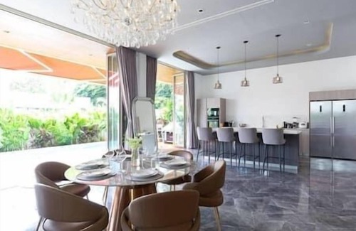 Chalong Casa | "D-Luxury Pool Villa in Rawai: Exclusive Stay"