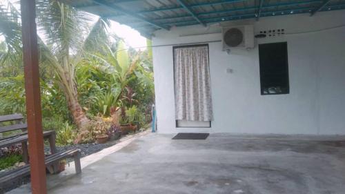 Jenjarom Casa | D'Orkid Homestay Kebun baru