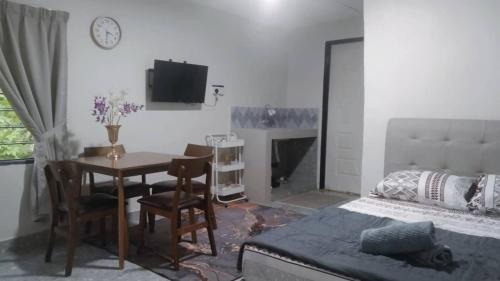 Jenjarom Casa | D'Orkid Homestay Kebun baru