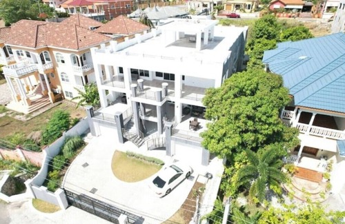 Highgate Villa | D'Rhatid Mansion