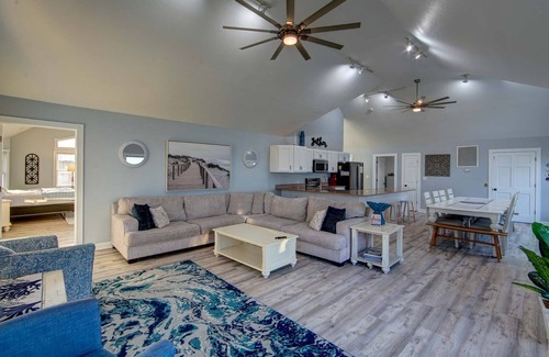 Tuckahoe Casa | D0133, New Furniture!, Gorgeous, Private Pool, Hot Tub, Pets, Elevator